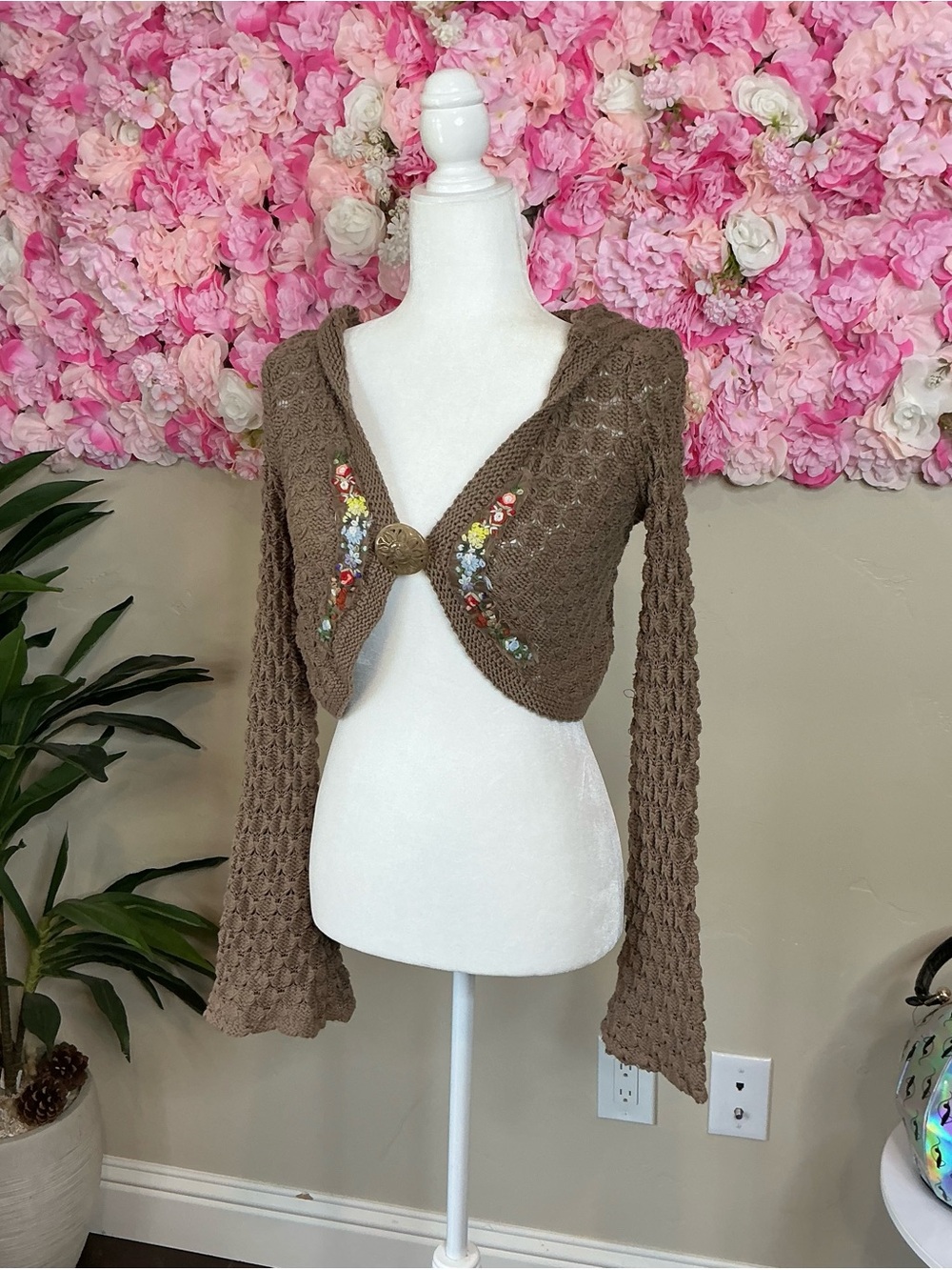 Free People Brown Crochet Floral-Embellished Cropped Shrug/ Cardigan size Medium